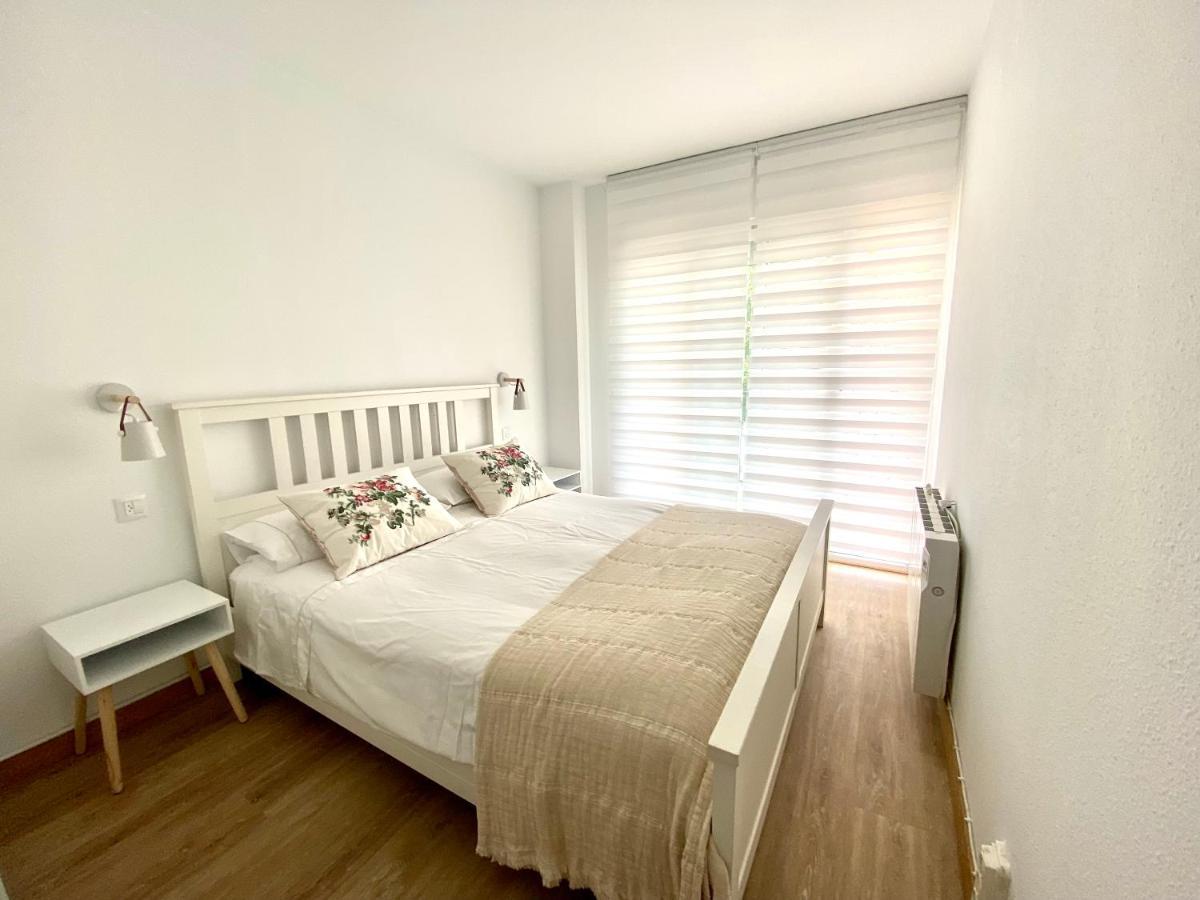 Apartamento Con 3 Habitaciones, Terraza Y Jardin Comunitario Con Piscina En ซานต์อันโตนี เด กาโลเญ ภายนอก รูปภาพ
